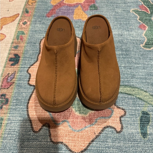 UGG Women's Tan Mules - Picture 2 of 9